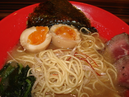 ramen-dining-jingu-gyukotsu-ajitama-ramen8.jpg